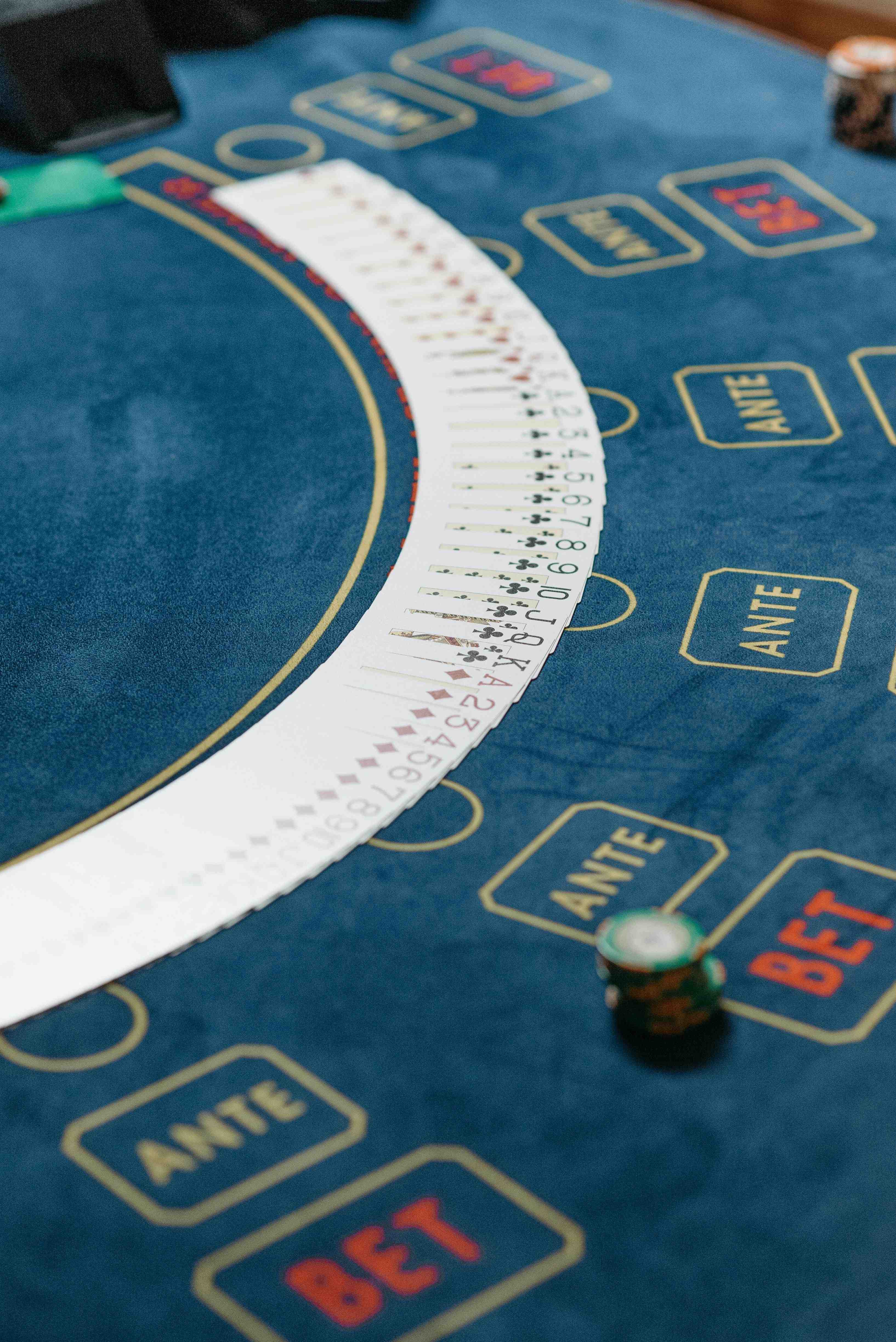 Giao diện sảnh Nổ hũ qh99 hiển thị các tựa slot online và jackpot trên di động